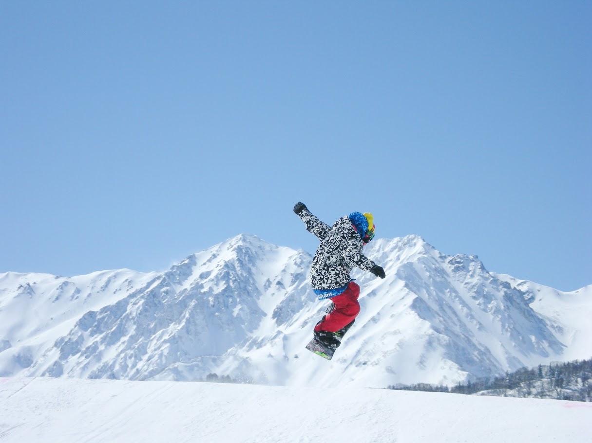 ลานสกีขนาดใหญ่ที่ปกคลุมไปด้วยหิมะคุณภาพเยี่ยมแบบ Powder Snow