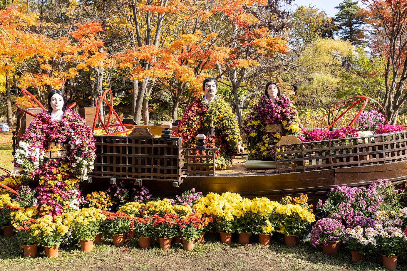 งาน Flower Art ผลงานศิลปะการจัดดอกเบญจมาศ