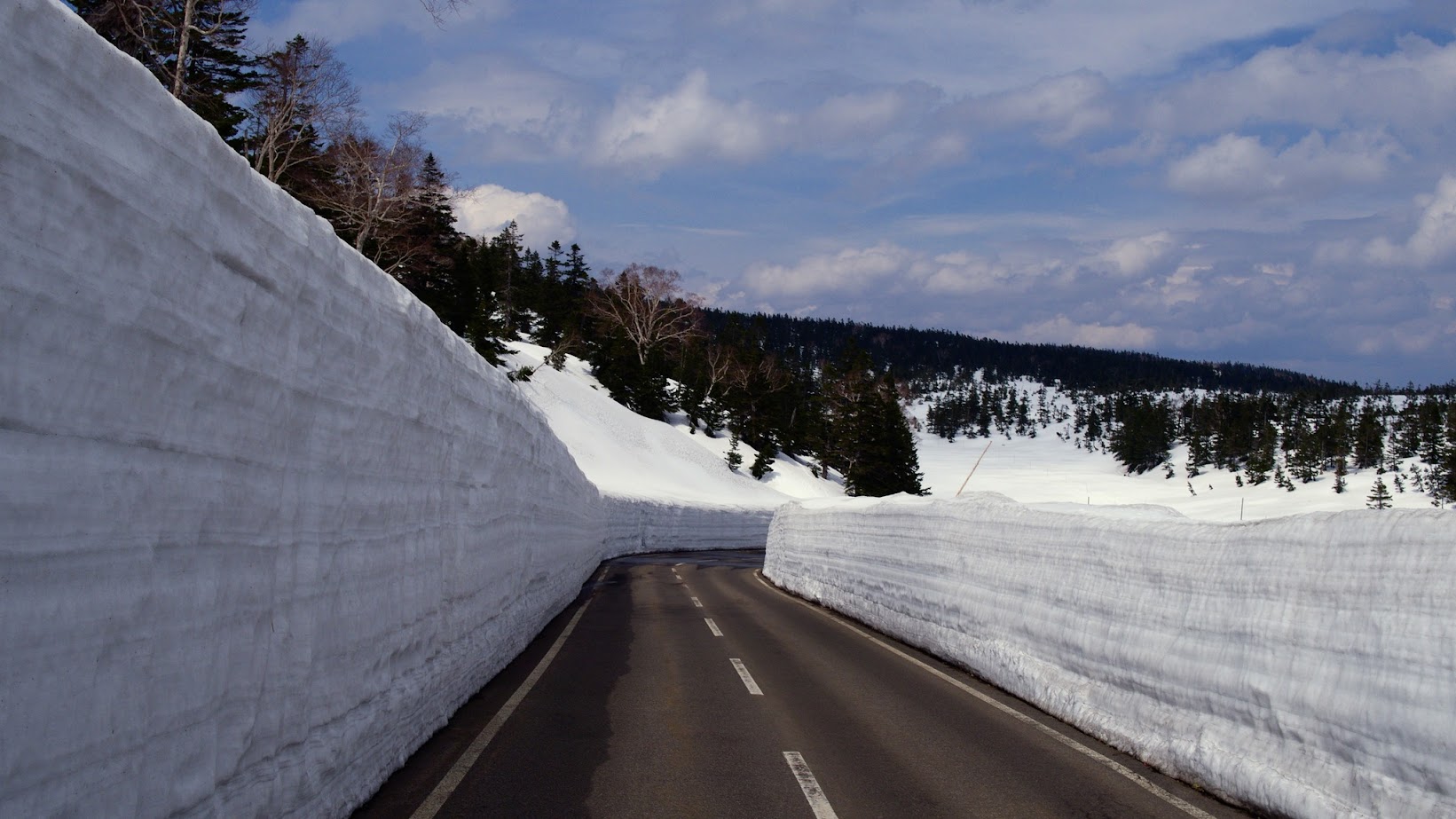 Japan Alps อาโอโมริ อีกจุดเช็คอินของญี่ปุ่น ที่มีความสูงถึง 10 เมตร  นั่งกระเช้าลอยฟ้าชมทิวทัศน์เทือกเขาฮักโกดะพร้อมปีศาลหิมะสุดUNSEEN ได้ทุกปี