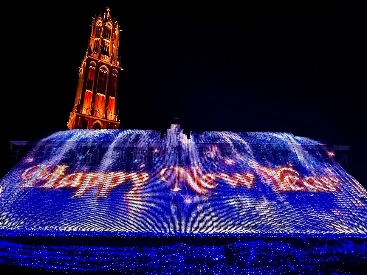 เคาน์ดาวน์ปีใหม่ที่ HUIS TEN BOSCH ชมพลุกว่า 8,000 นัด การแสดงแสงสี 3 มิติสุดล้ำ เพลิดเพลินกับเครื่องเล่น อาหารเครื่องดื่มอร่อยหลากหลายเมนู