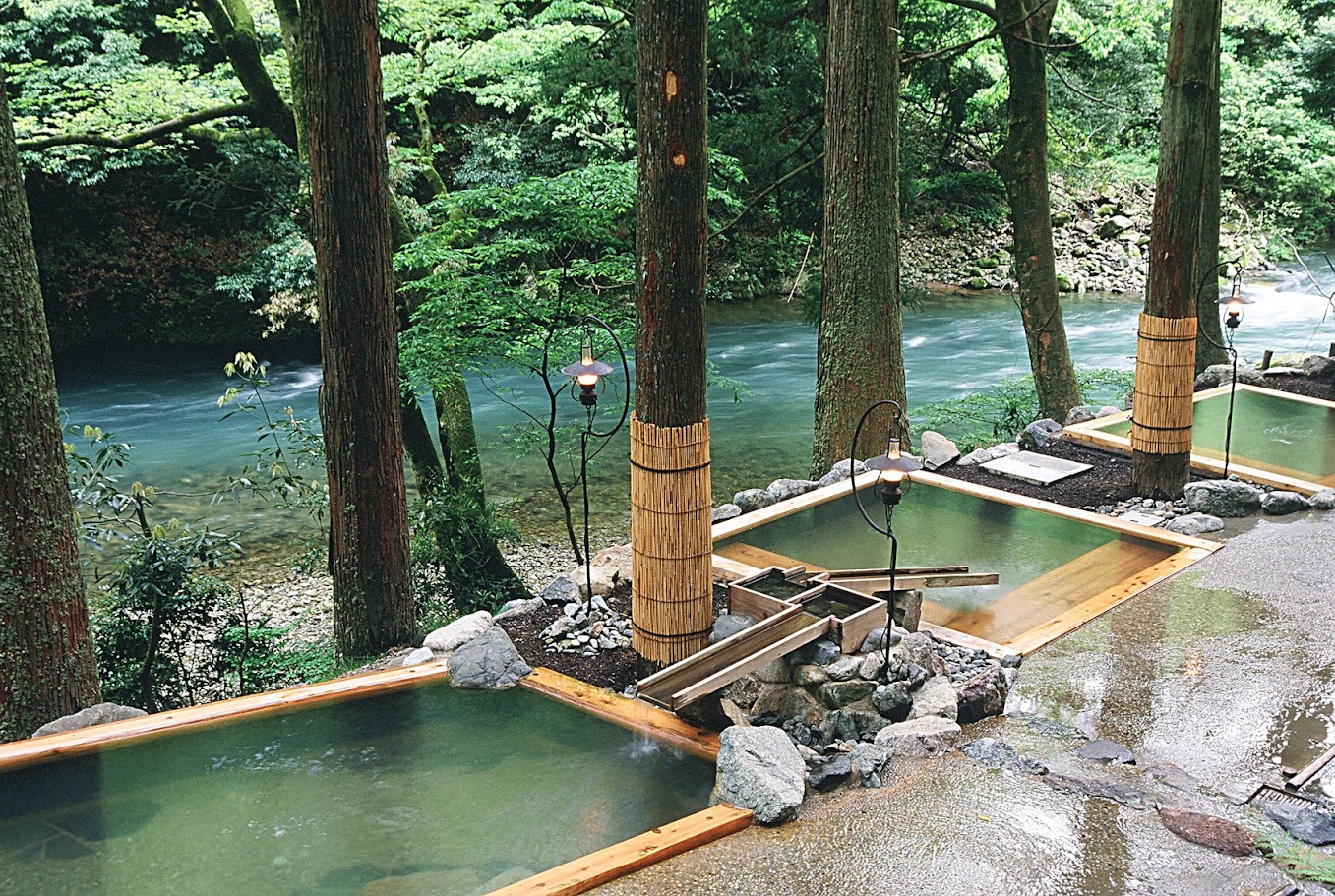 อะวะซุ อนเซ็น (Awazu Onsen)