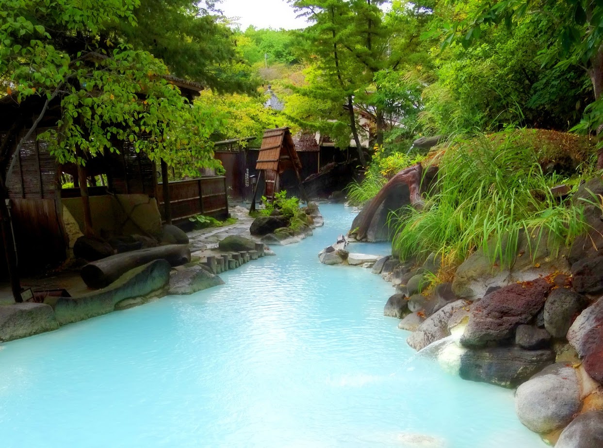 บริการออนเซ็นแช่ผ่อนคลาย ที่ Takayu Onsen โดดเด่นด้วยน้ำแร่สีน้ำนม 