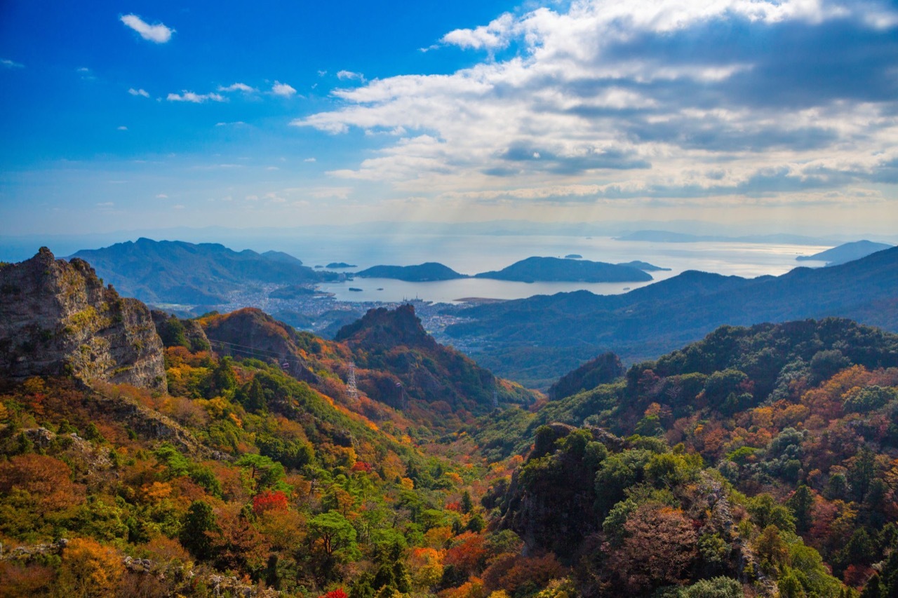  ช่องเขาคังคะเค Kankakei Gorge บนเกาะโชโดะชิมะ Shodoshima จังหวัดคางาวะ Kagawa