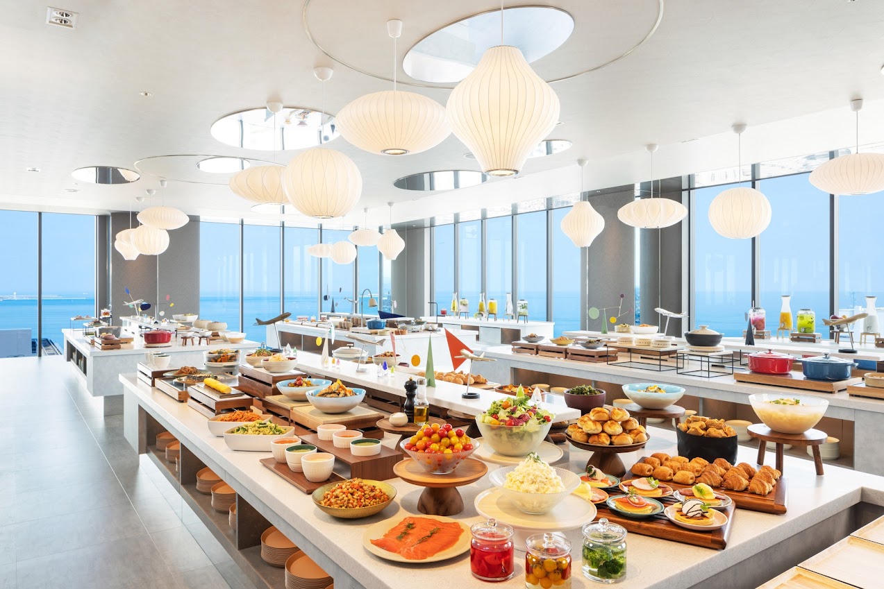 มีบริการอาหารแบบ Buffet ทั้งมื้อเช้าและมื้อค่ำ