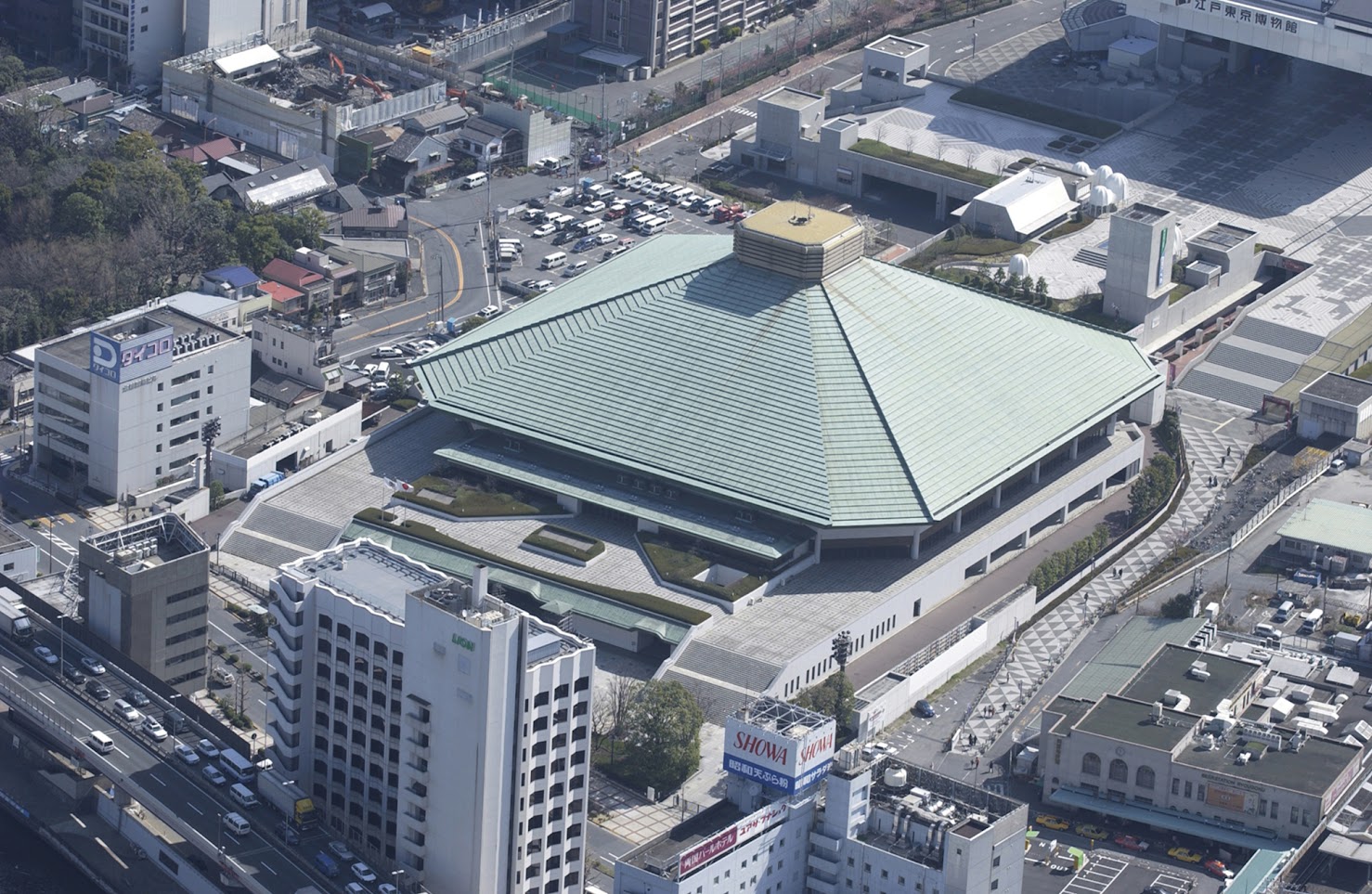 ส่วนที่โอซาก้า (Osaka) จะจัดแข่งขันในเดือนมีนาคม