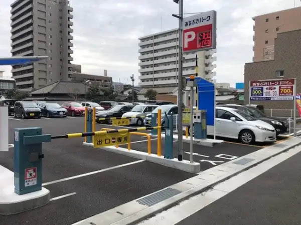 ค่าจอดรถ เมื่อใช้รถเช่าญี่ปุ่น ลานจอดรถอัตโนมัติแบบ coin parking ในเมืองญี่ปุ่น มีระบบคิดค่าจอดรายชั่วโมง