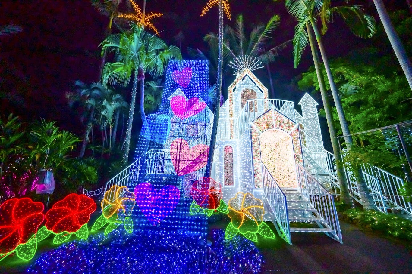 จัดแสดงไฟปราสาทสวนดอกไม้