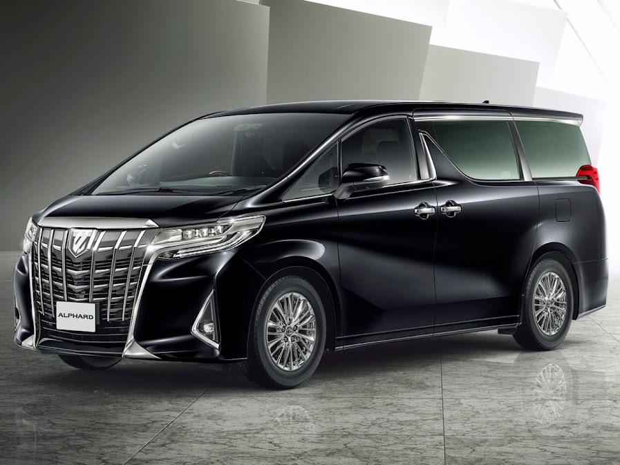 รถเช่าญี่ปุ่น Toyota Alphard รถตู้พรีเมียมยอดนิยมสำหรับนักท่องเที่ยว เหมาะสำหรับการเดินทางแบบครอบครัวหรือกลุ่มใหญ่ เที่ยวญี่ปุ่นได้สะดวกสบาย 🚐🇯🇵