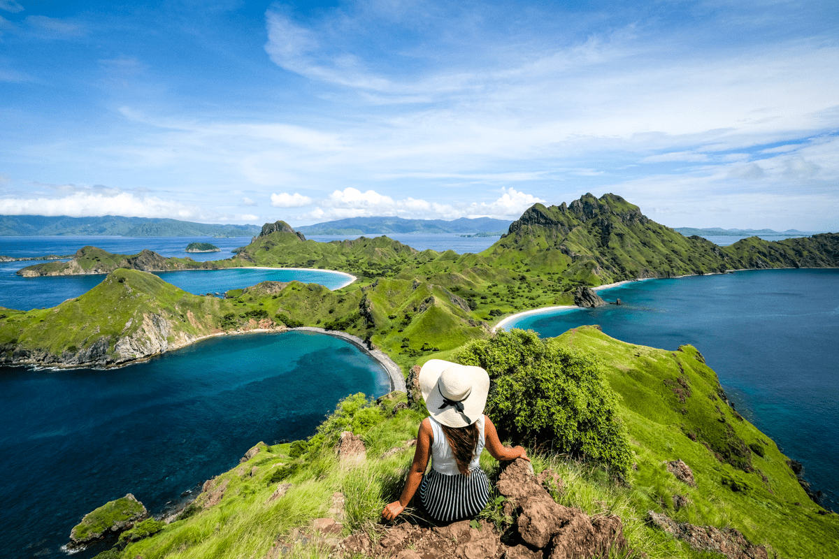 ทัวร์อินโดนีเซีย ที่อัดแน่นด้วยกิจกรรม ทั้งกีฬาทางทะเล ธรรมชาติ อาหารและวัฒธรรมอันสวยงานมที่เป็นเอกลักษณ์ฉพาะตัว 