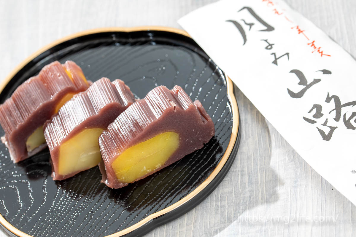 松葉屋「月よみ山路」がおすすめ!〜栗ぎっしり、上品な甘さの栗蒸し羊羹〜 | おいしいモノローグ