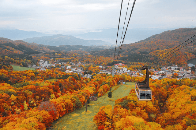 今週末見頃の紅葉スポット】北海道の大雪山・青森の八甲田山・山形の蔵王温泉｜2022年10月8日〜 | TABIZINE～人生に旅心を～